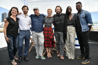 Gretchen Mol feet photo thumbnail