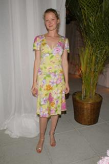 Gretchen Mol feet photo thumbnail