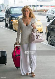 Gretchen Rossi feet photo thumbnail