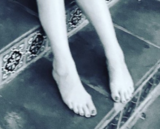 Grey DeLisle feet photo 7