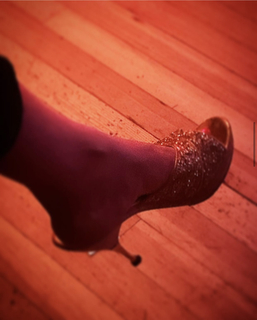Grey DeLisle feet photo 19