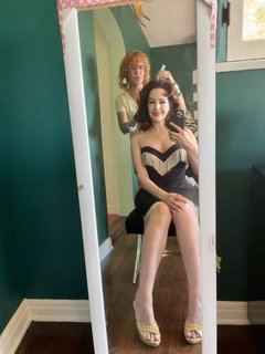 Grey DeLisle feet photo 1