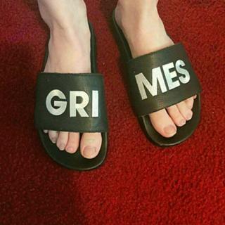 Grimes feet photo thumbnail