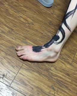 Grimes feet photo thumbnail
