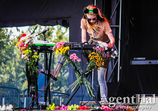 Grimes feet photo thumbnail