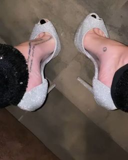 Guendalina Canessa feet photo 3