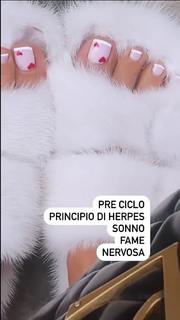 Guendalina Canessa feet photo 9