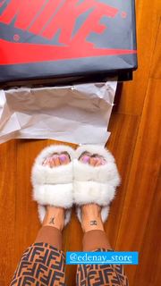 Guendalina Canessa feet photo 11