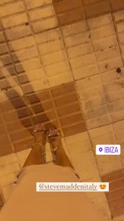 Guendalina Canessa feet photo 6