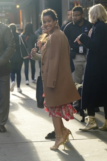 Gugu Mbatha-Raw feet photo thumbnail