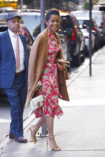 Gugu Mbatha-Raw feet photo thumbnail