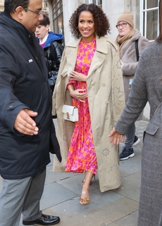Gugu Mbatha-Raw feet photo thumbnail
