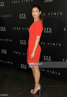 Gugu Mbatha-Raw feet photo thumbnail