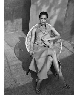 Gugu Mbatha-Raw feet photo thumbnail