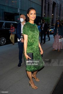 Gugu Mbatha-Raw feet photo thumbnail