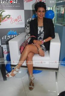 Gul Panag feet photo 10