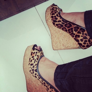 Gul Panag feet photo 2