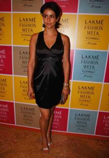 Gul Panag feet photo 13