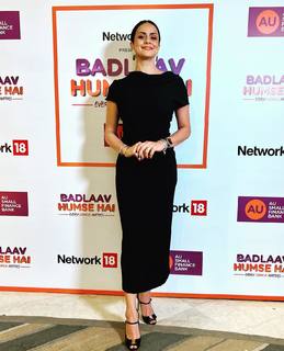 Gul Panag feet photo 3