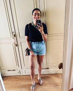 Gul Panag feet photo 18