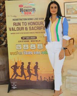 Gul Panag feet photo 6