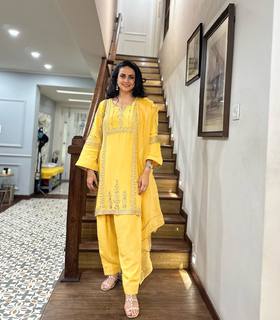 Gul Panag feet photo 20