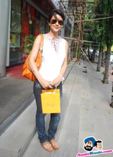 Gul Panag feet photo 10