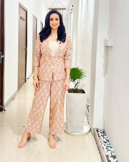 Gul Panag feet photo 14