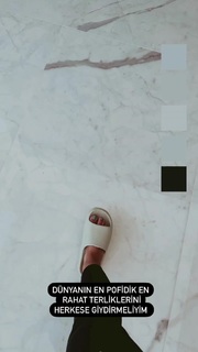 Gulcin Ergul feet photo 5