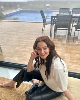 Gulsim Ali feet photo 10