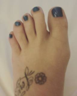 Guta Stresser feet photo 3