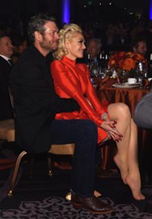 Gwen Stefani feet photo thumbnail