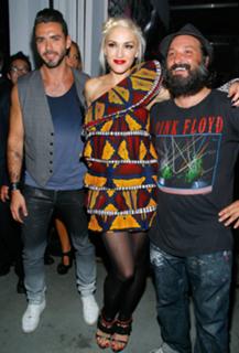 Gwen Stefani feet photo thumbnail