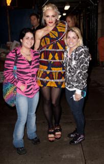 Gwen Stefani feet photo thumbnail