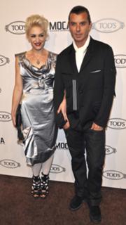 Gwen Stefani feet photo thumbnail