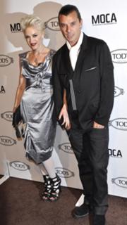 Gwen Stefani feet photo thumbnail