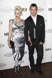 Gwen Stefani feet photo thumbnail