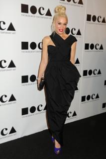 Gwen Stefani feet photo thumbnail