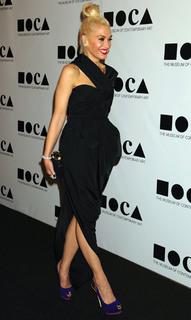 Gwen Stefani feet photo thumbnail