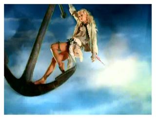 Gwen Stefani feet photo thumbnail