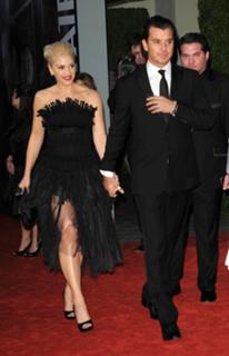 Gwen Stefani feet photo thumbnail