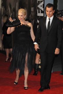 Gwen Stefani feet photo thumbnail