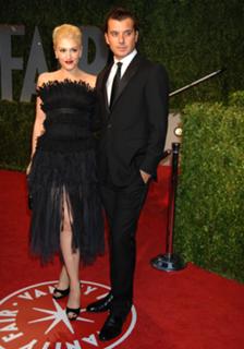 Gwen Stefani feet photo thumbnail