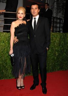 Gwen Stefani feet photo thumbnail