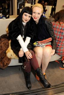 Gwendoline Christie feet photo thumbnail