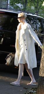Gwendoline Christie feet photo thumbnail