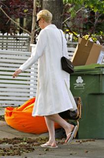 Gwendoline Christie feet photo thumbnail
