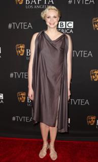 Gwendoline Christie feet photo thumbnail