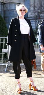 Gwendoline Christie feet photo thumbnail