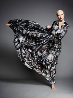 Gwendoline Christie feet photo thumbnail